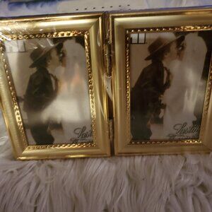 3.5" X 5" Double Gold Hinged Picture Frame
